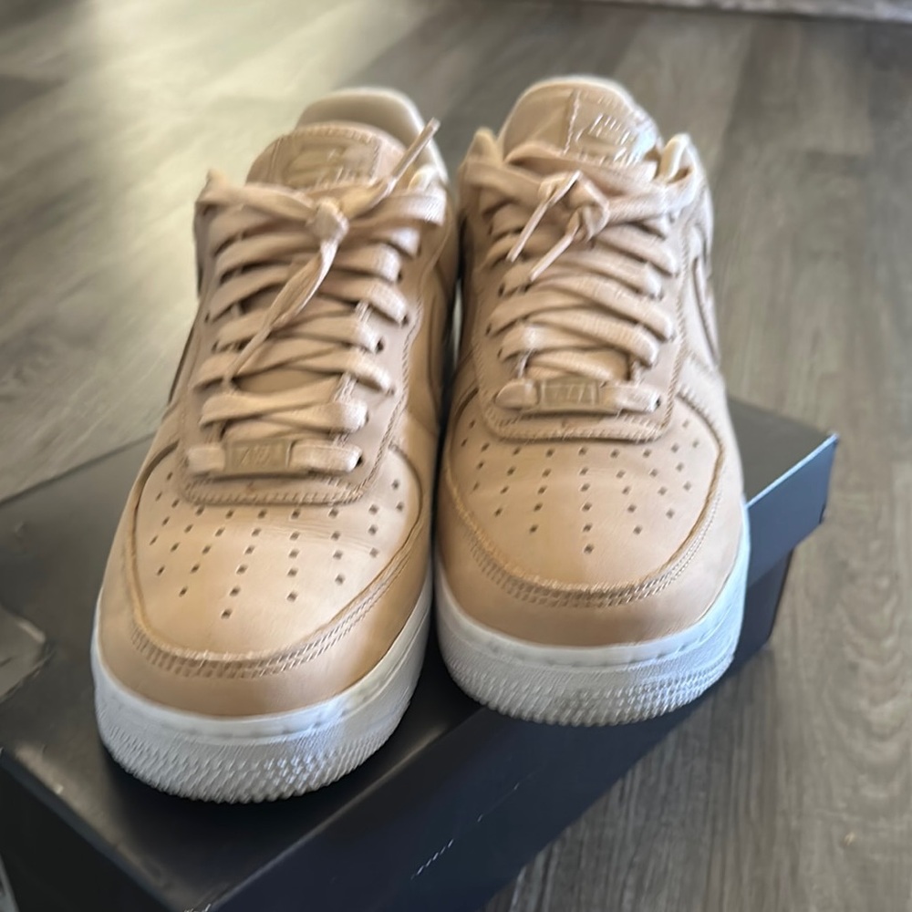 Nike Women's Beige Sneakers